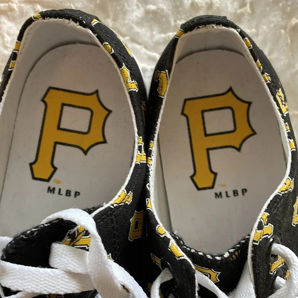NWOT Pittsburgh Pirates canvas sneakers. Sz 9.5. MLBP black gold converse like - Picture 6 of 8